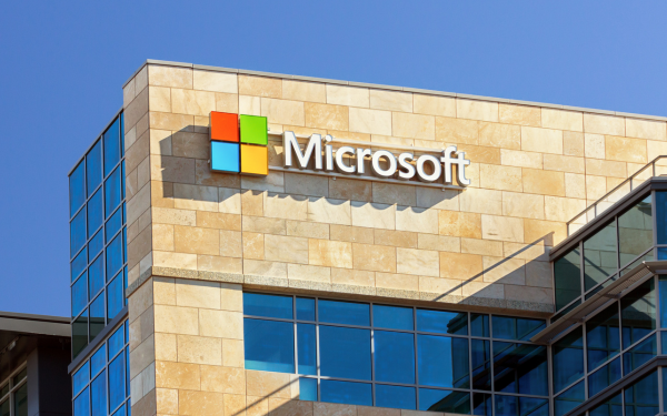 Microsoft chiama i fornitori a decarbonizzare la filiera entro il 2030